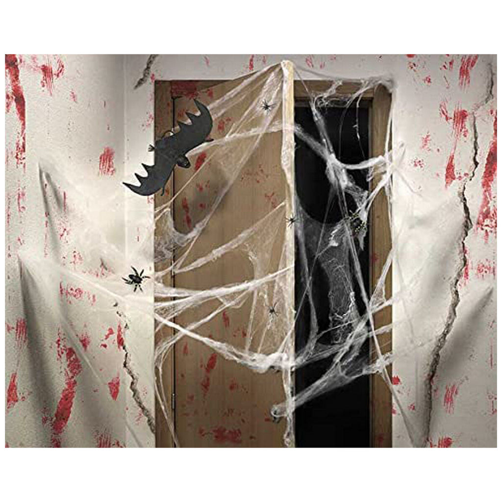 Toile d'araignée Halloween tendue sur une porte avec effet éclaboussures de sang